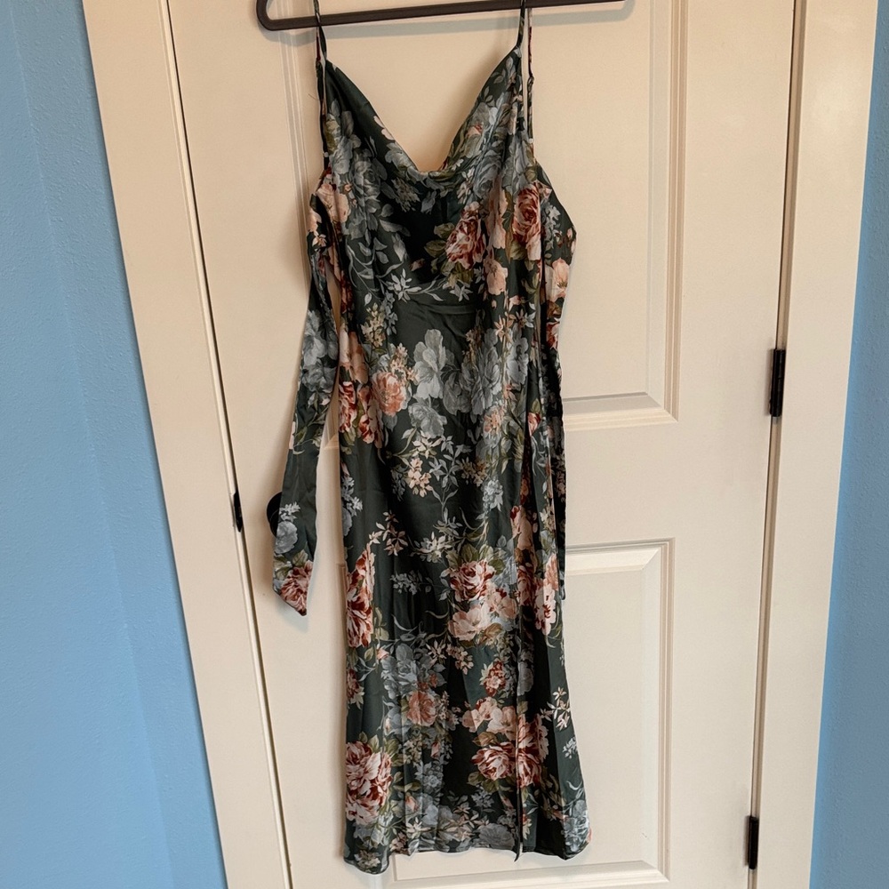 Petal & Pup Dress - Picture 5 of 9